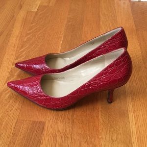 Elegant Red Croc-Embossed Heels